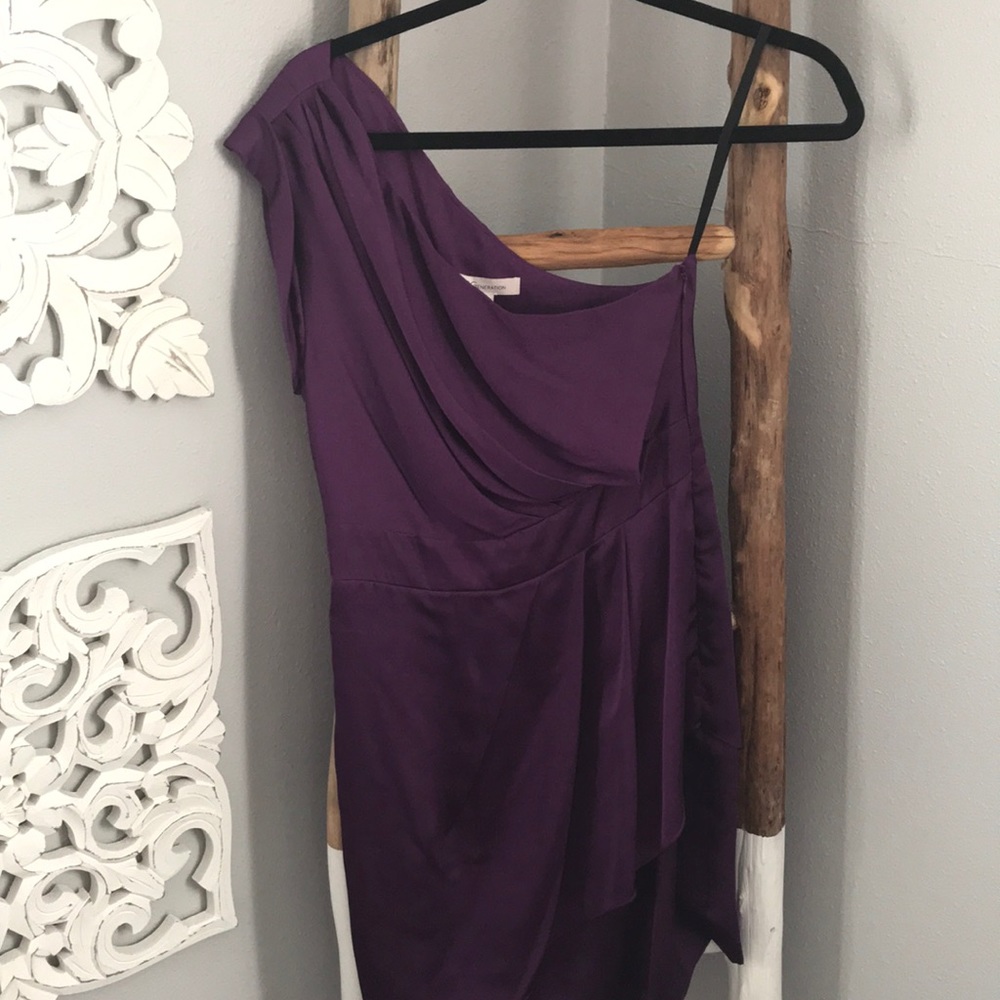 One-shoulder purple dress